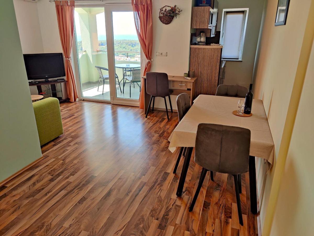 Apartments Lumar Palit Экстерьер фото