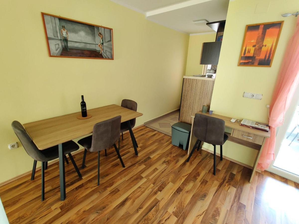 Apartments Lumar Palit Экстерьер фото